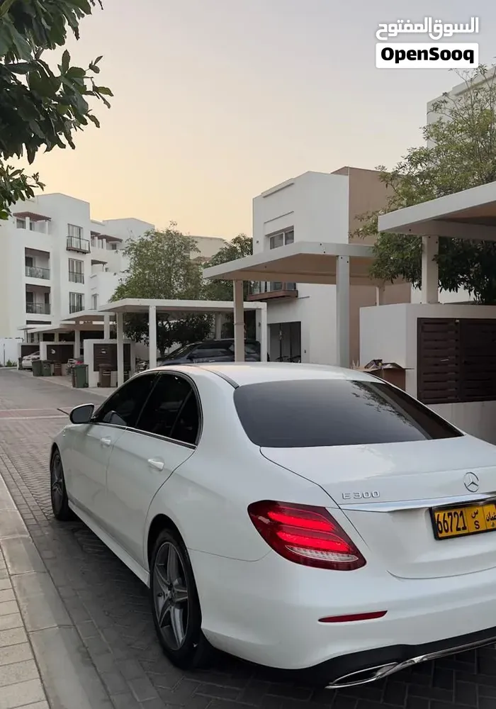 Mercedes-Benz E 300 2019 photo 3