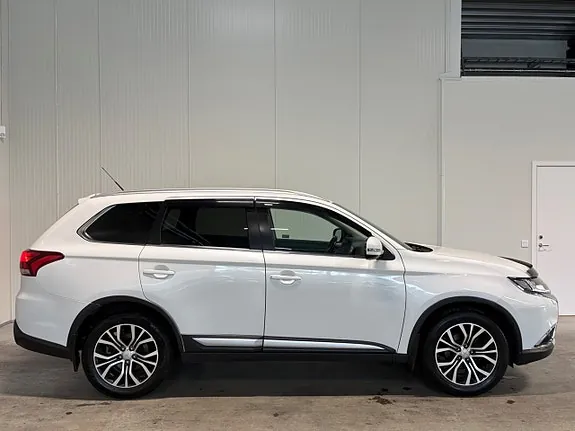 Mitsubishi Outlander 2016 photo 2