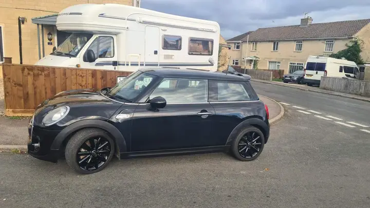 Mini Hatch 2015 photo 2