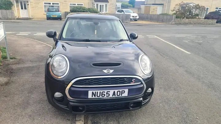 Mini Hatch 2015 photo 4