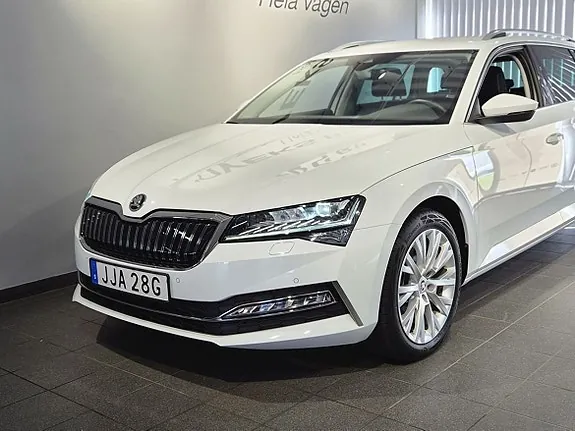Skoda Superb 2023 photo 3