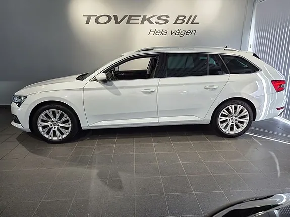 Skoda Superb 2023 photo 4