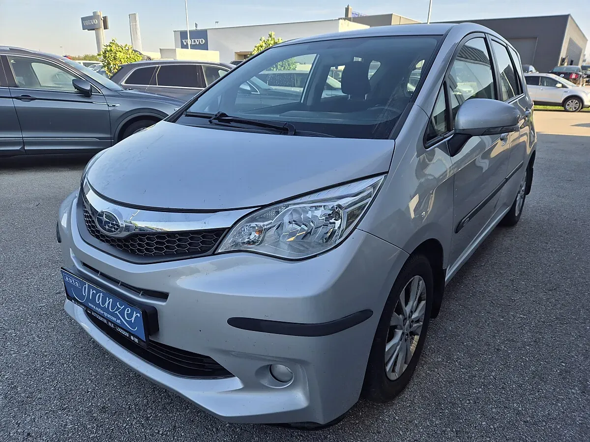Subaru Trezia 2012 photo 2