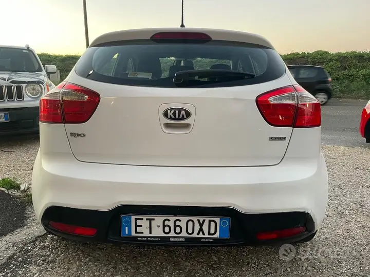 Kia Rio 2014 photo 4