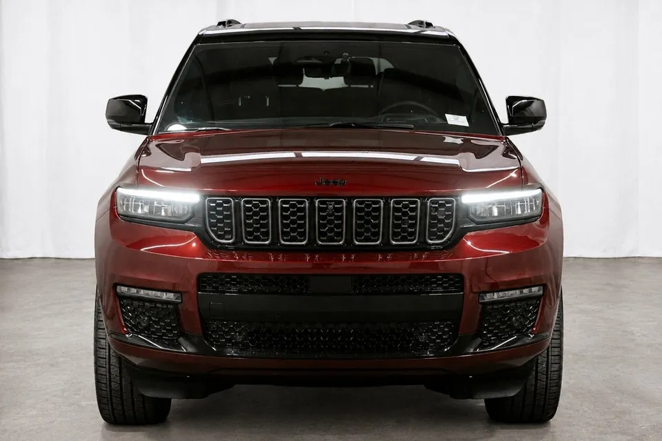 Jeep Grand Cherokee L 2024 photo 2