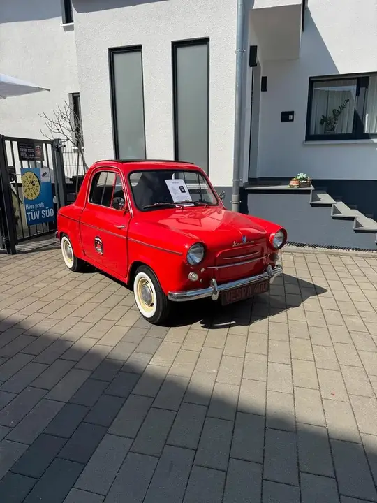 Piaggio Vespa 400