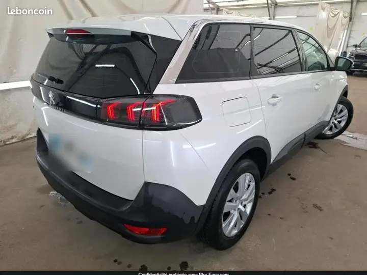 Peugeot 5008 2021 photo 3