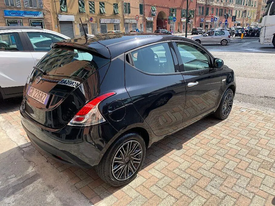 Lancia Ypsilon 2023 photo 4