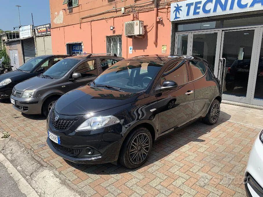 Lancia Ypsilon