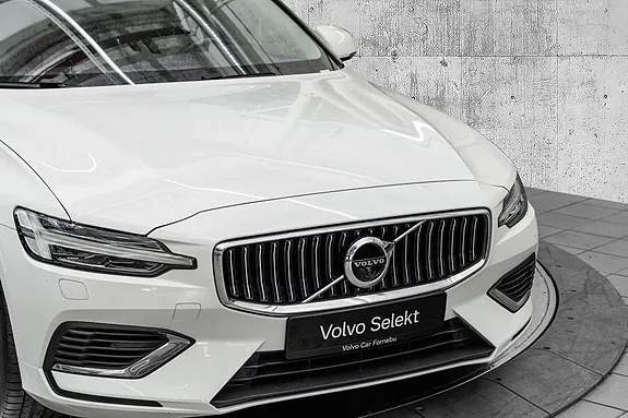 Volvo V60 2021 photo 2