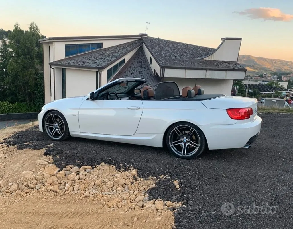 BMW E93 2011 photo 3