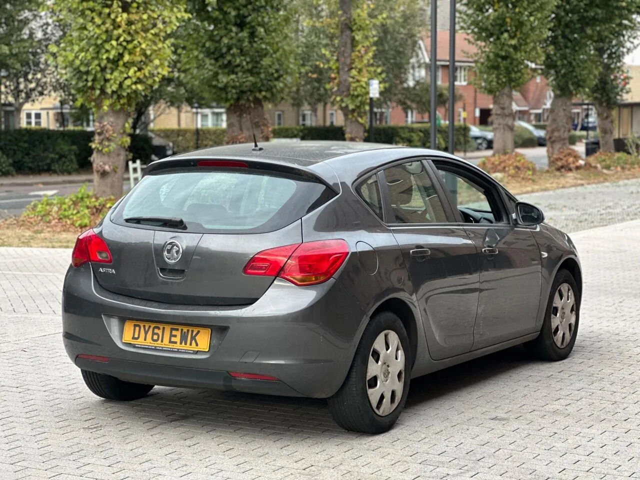 Vauxhall Astra 2011 photo 5
