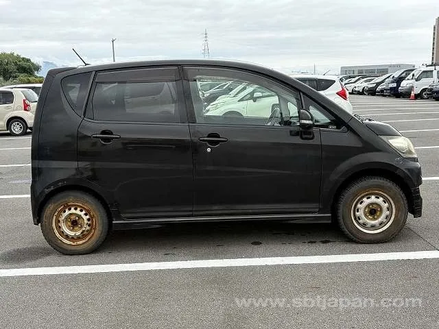 Daihatsu Move 2007 photo 5