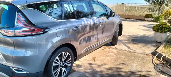 Renault Espace 2018 photo 2