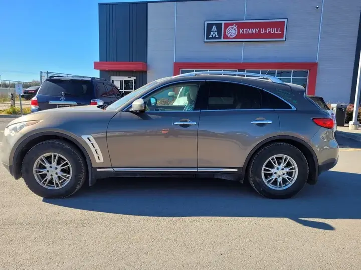 Infiniti Fx35 2010 photo 2