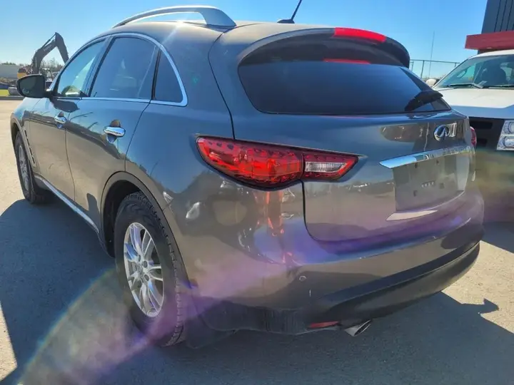 Infiniti Fx35 2010 photo 3