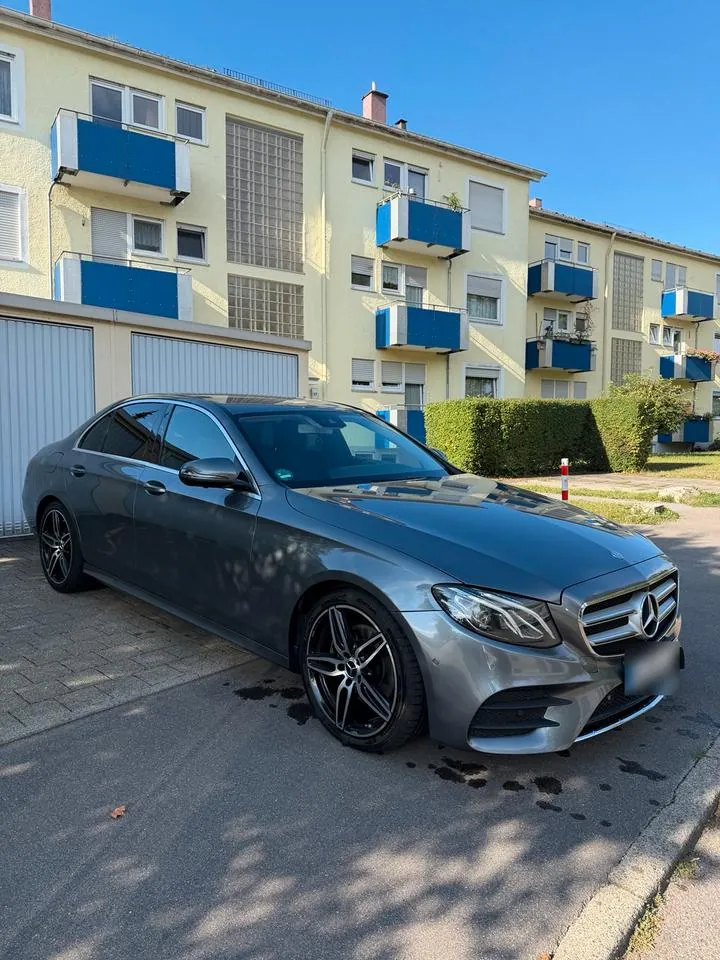 Mercedes-Benz E 220D