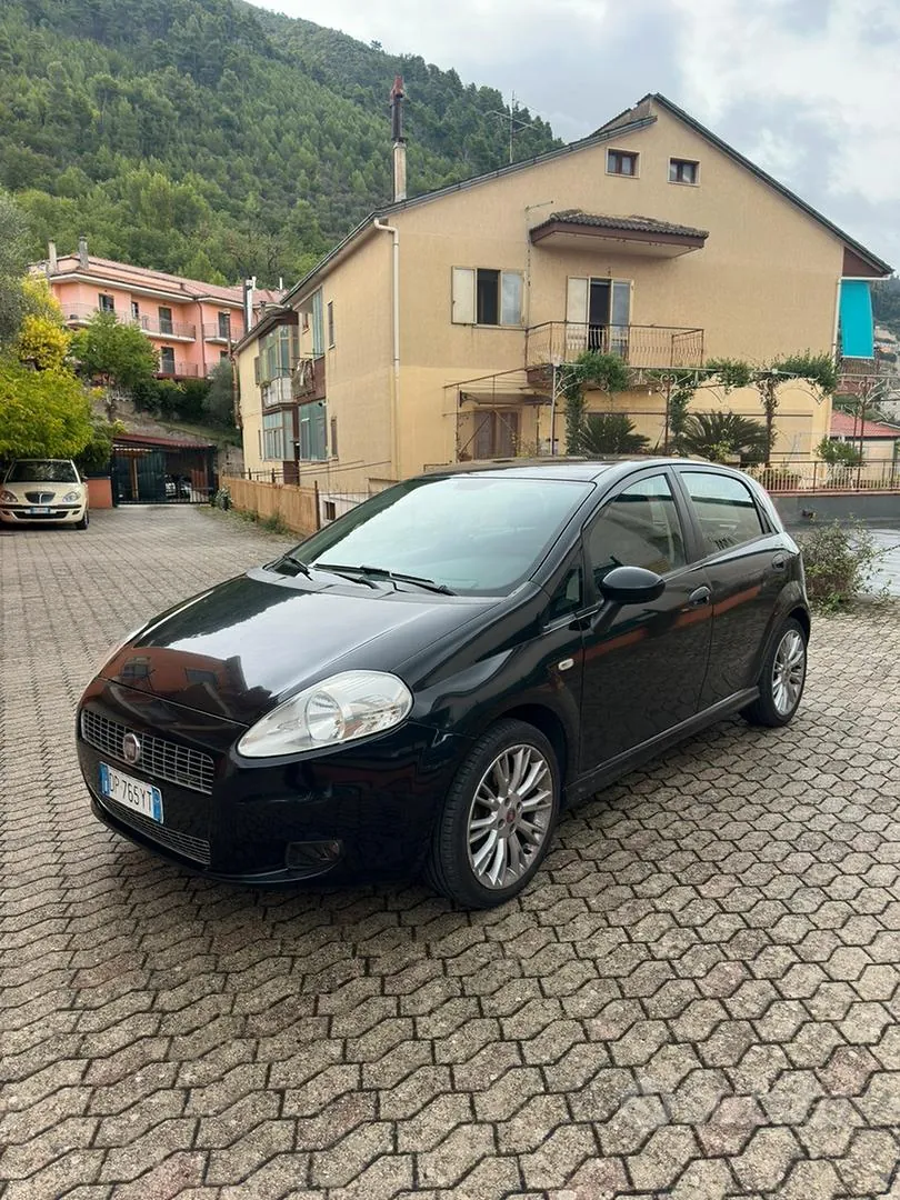 Fiat Grande Punto 2008 photo 2