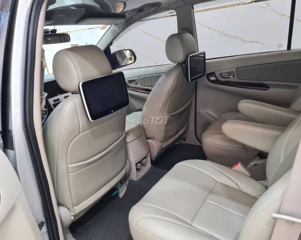 Toyota Innova 2012 photo 4