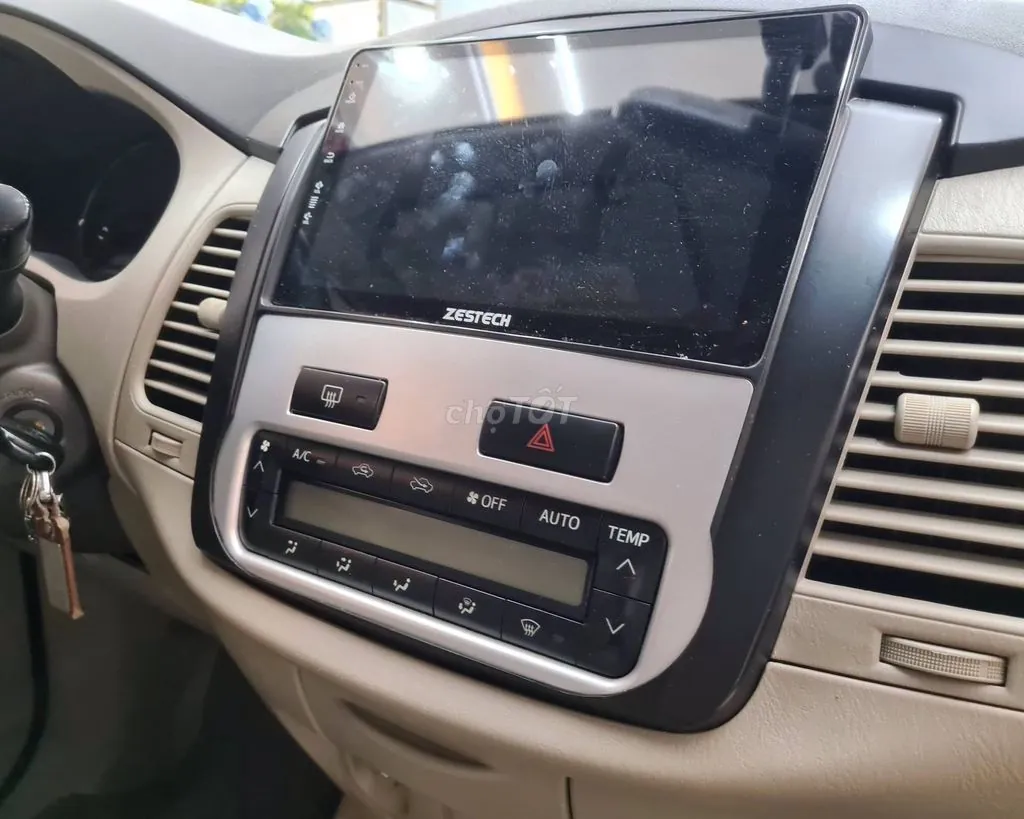 Toyota Innova 2012 photo 3