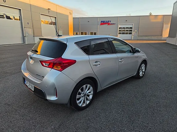 Toyota Auris 2015 photo 4