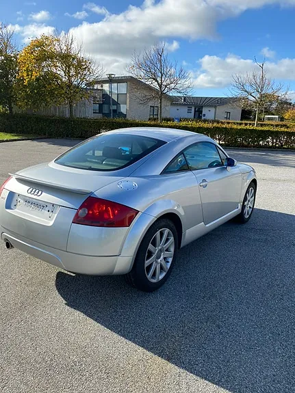Audi Tt 1998 photo 3