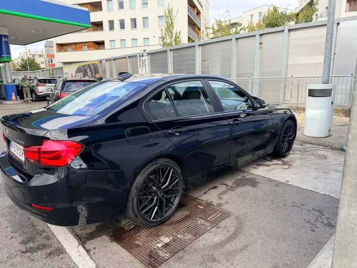 BMW 3 Series 2016 photo 3