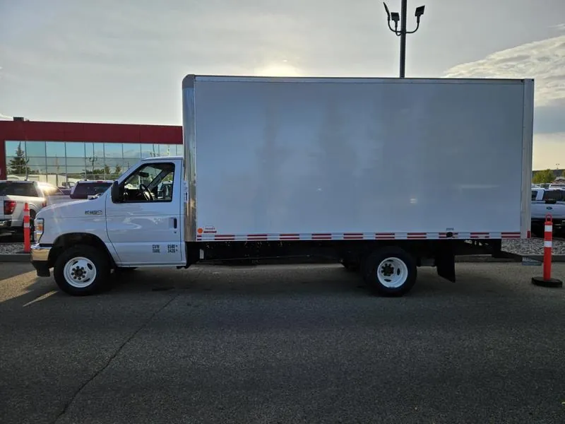 Ford E-Series 2025 photo 2