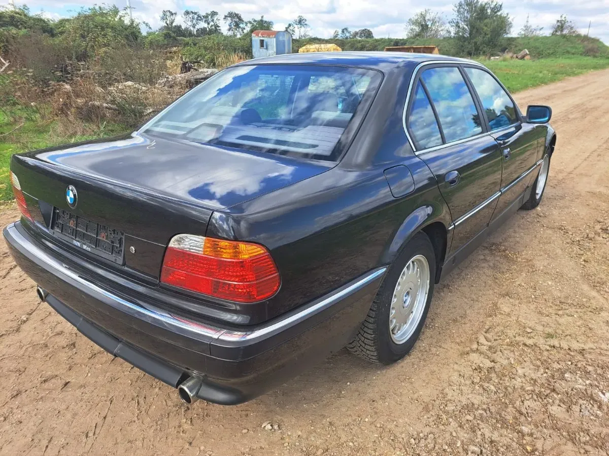 BMW 7 Series 1996 photo 2