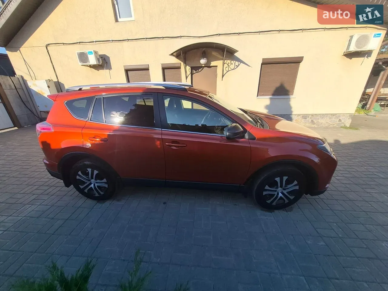 Toyota Rav4 2016 photo 4