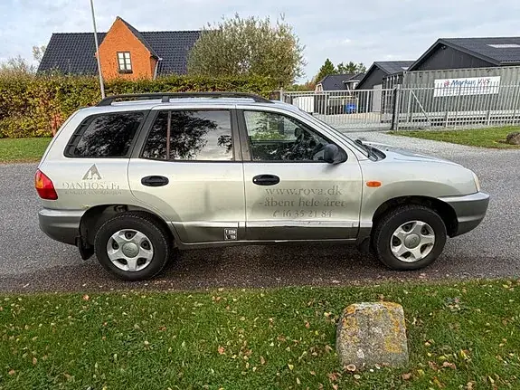Hyundai Santa Fe 2004 photo 4