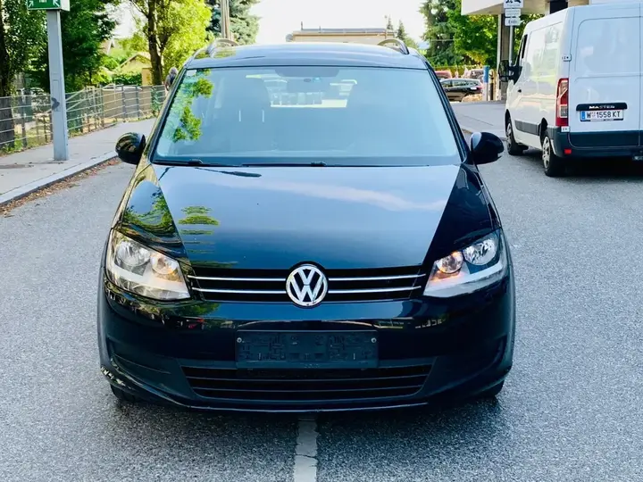 Volkswagen Sharan 2011 photo 2