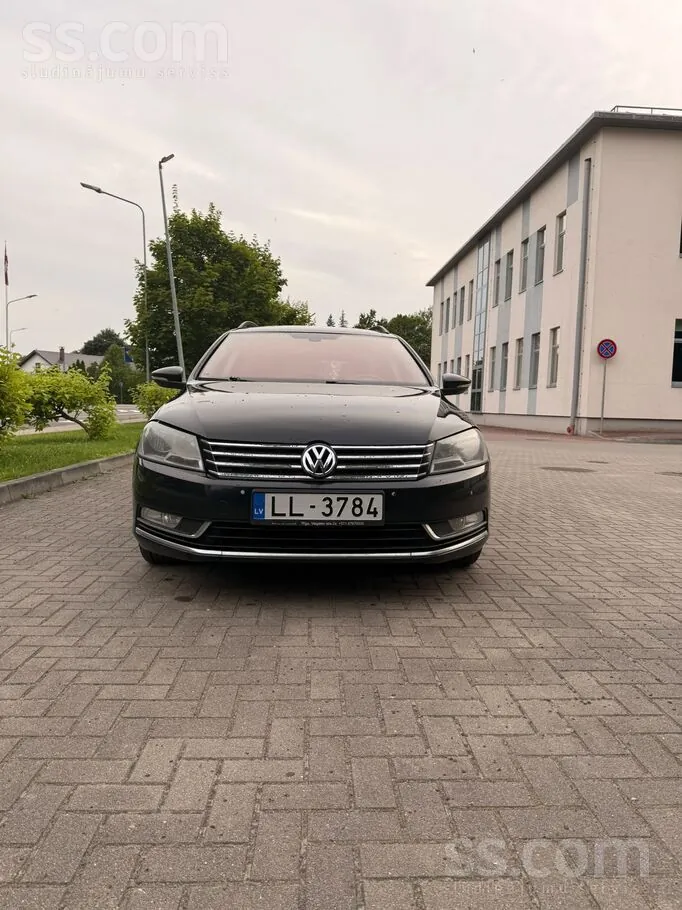 Volkswagen Passat 2013 photo 2