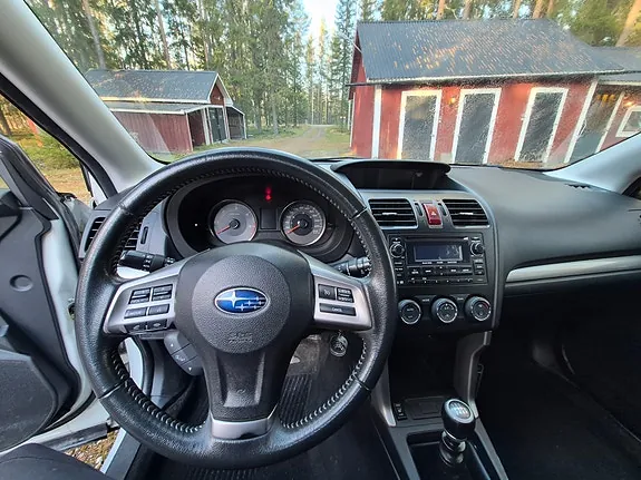 Subaru Forester 2014 photo 4