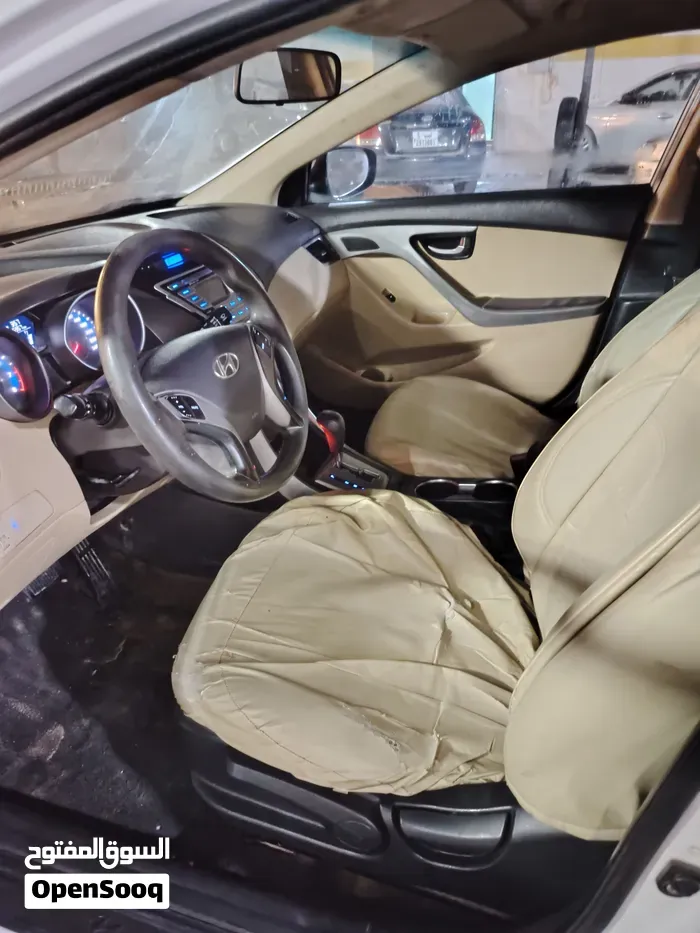 Hyundai Elantra 2012 photo 3