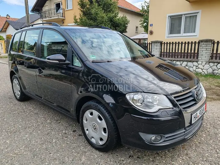 Volkswagen Touran 2010 photo 3