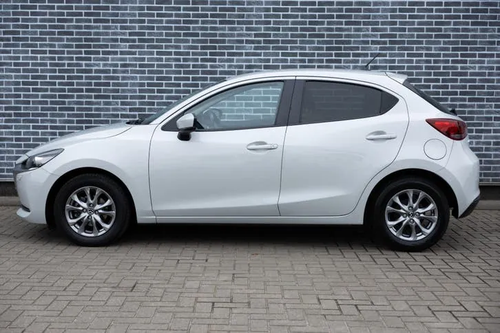 Mazda 2 2022 photo 3