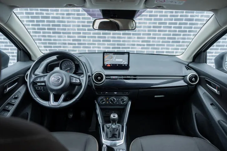 Mazda 2 2022 photo 2