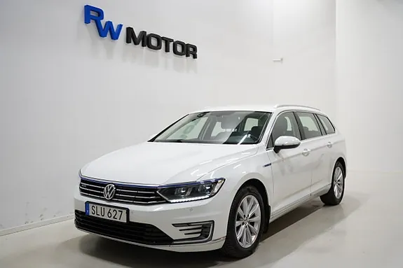 Volkswagen Passat 2018 photo 2