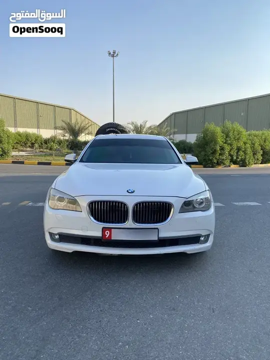 BMW 7 Series 2012 photo 2