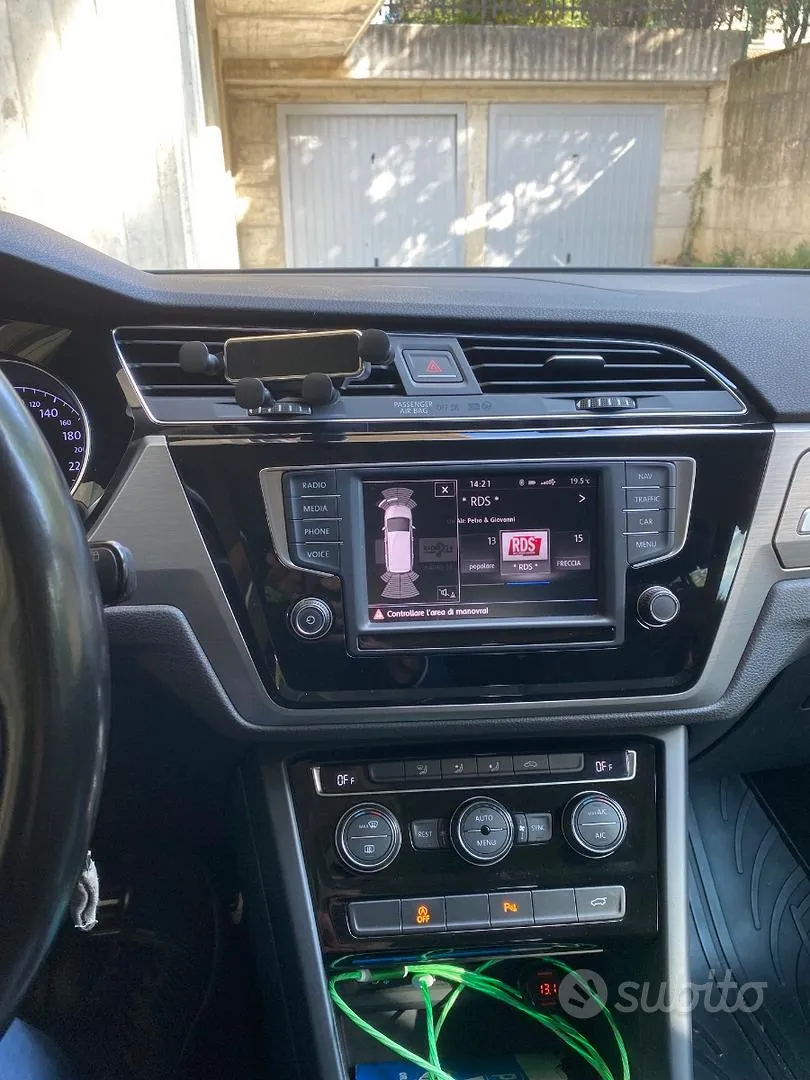 Volkswagen Touran 2017 photo 4