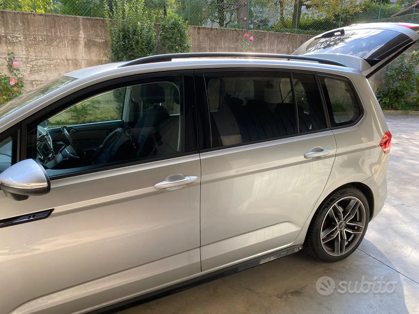 Volkswagen Touran 2017 photo 3