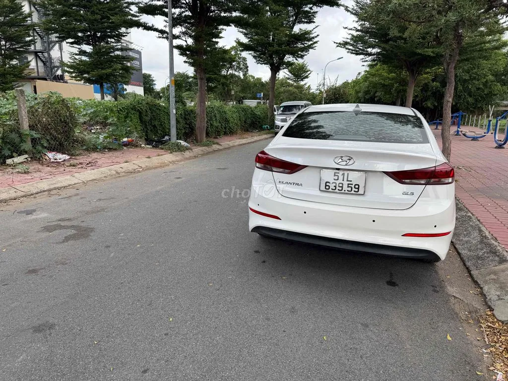 Hyundai Elantra 2019 photo 2