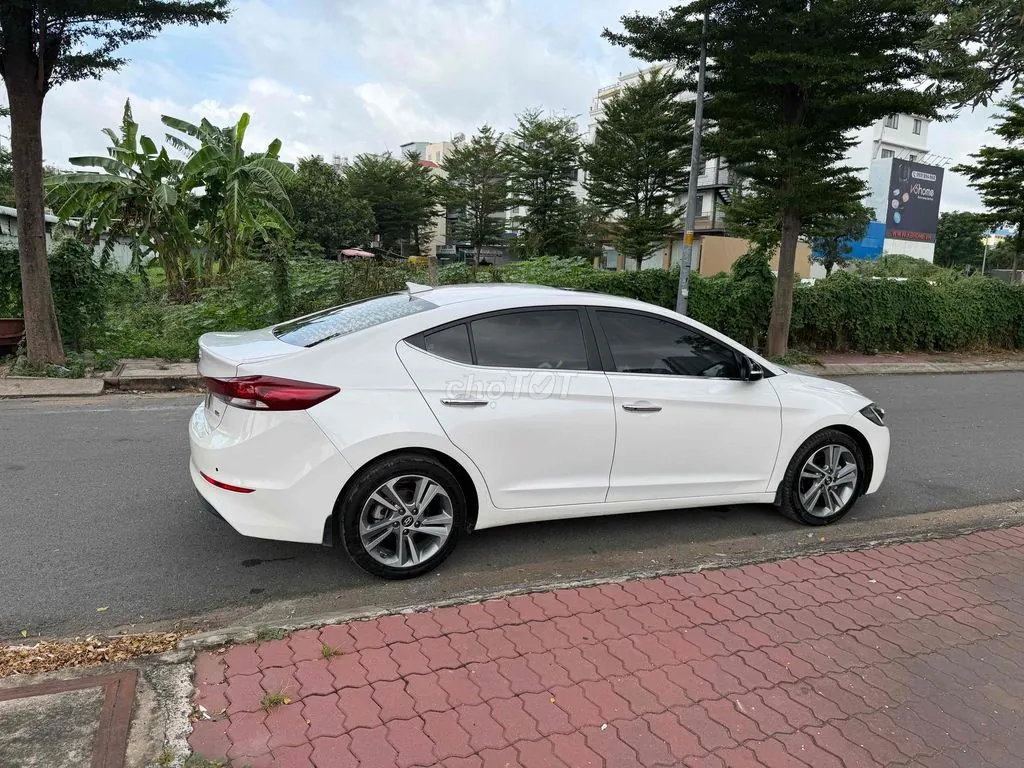 Hyundai Elantra 2019 photo 5