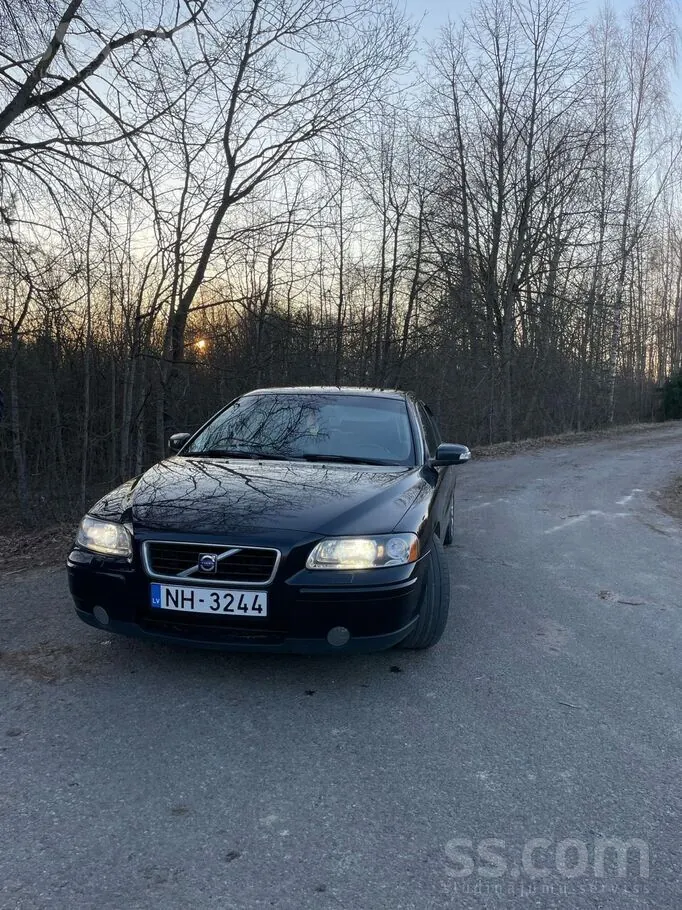 Volvo S60 2008 photo 2