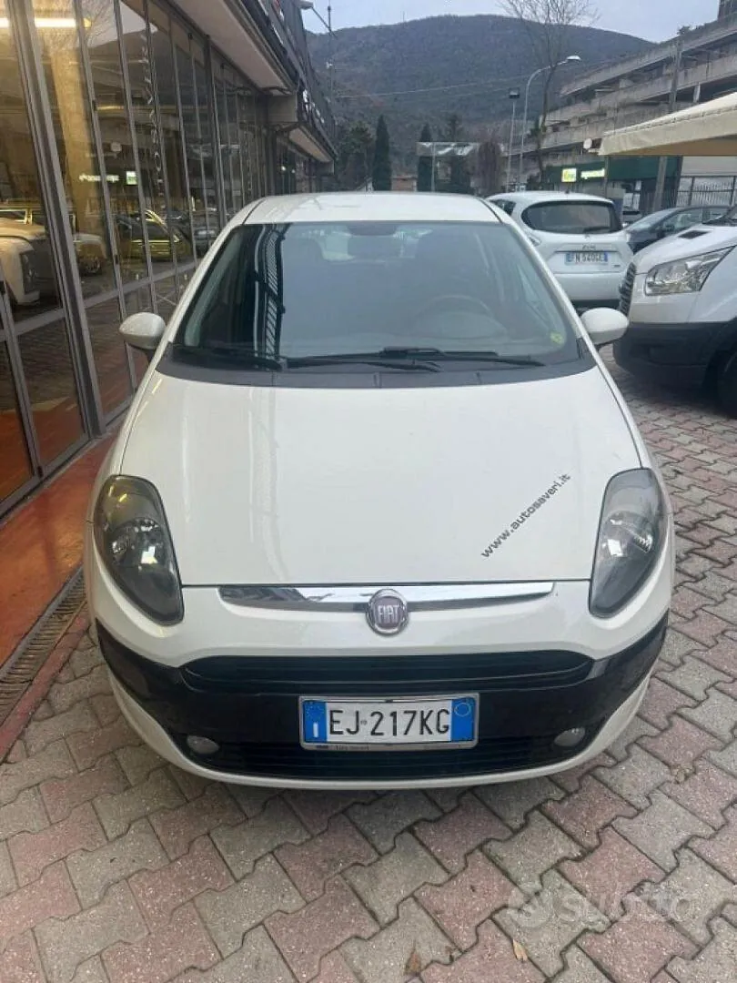 Fiat Punto 2011 photo 3