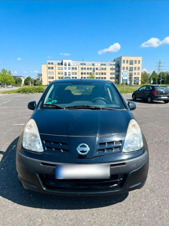 Nissan Pixo