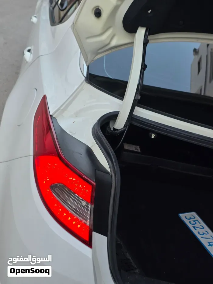 Kia K5 2012 photo 4