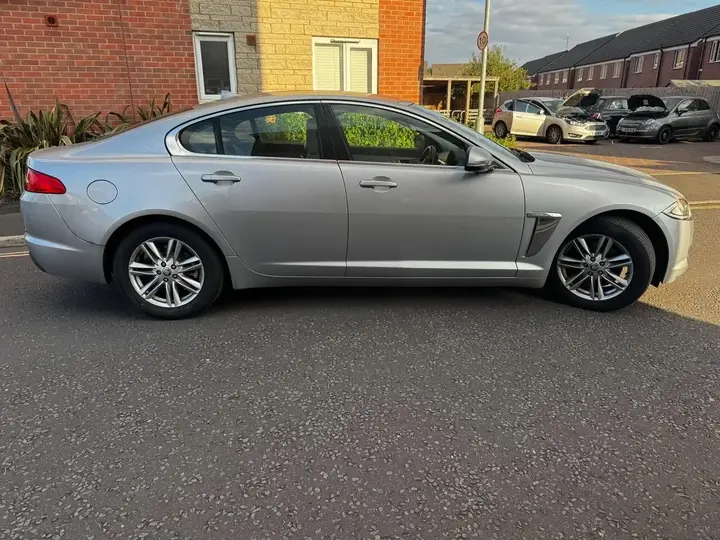 Jaguar Xf 2012 photo 5