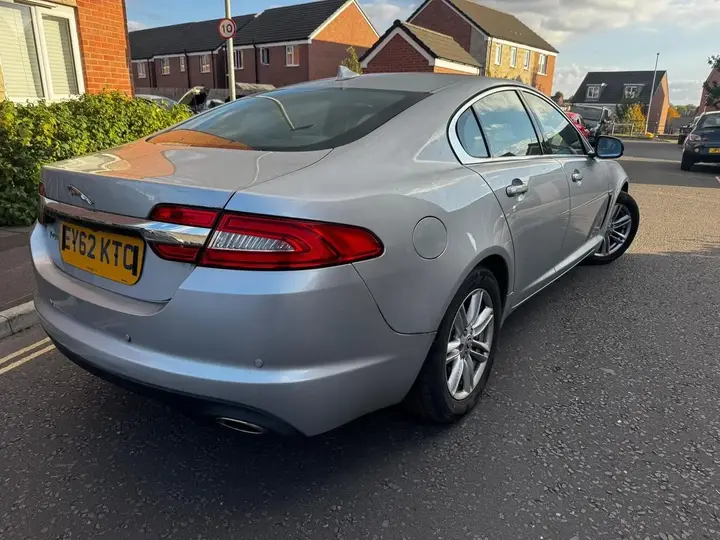 Jaguar Xf 2012 photo 4